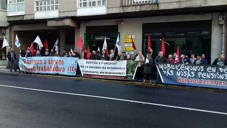 2016-12-14 AsembleaConcentracionVilagarcia04.jpg